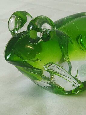 Fifth Avenue Crystal Green Glass Frog | Art Glass Paperweight Figurine
